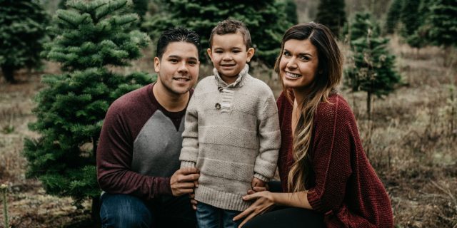 Mom Shares Photos of 'Clogged Sweat Gland' That Was Skin Cancer Shealun Campisi with family fall photo