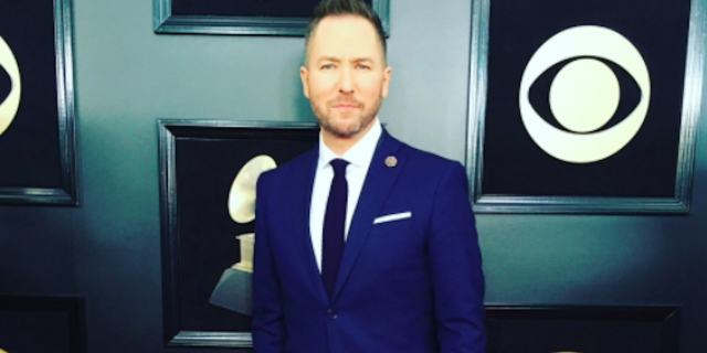 Radio Host Ted Stryker Wears Pin to Grammys to Honor Chester Bennington radio host ted stryker wearing a pin for chester bennington at the grammys