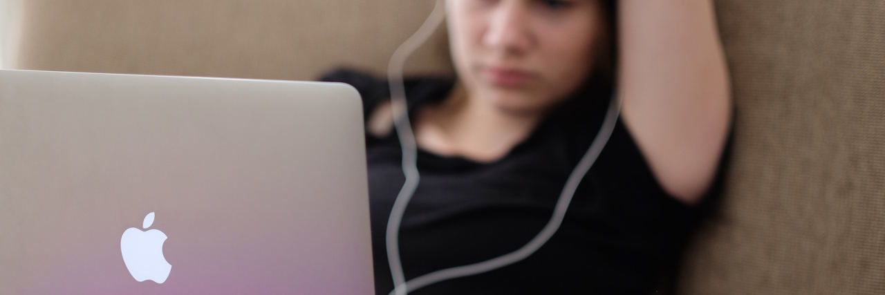 What It's Like to Go Through High School With a Mental Illness teen on computer