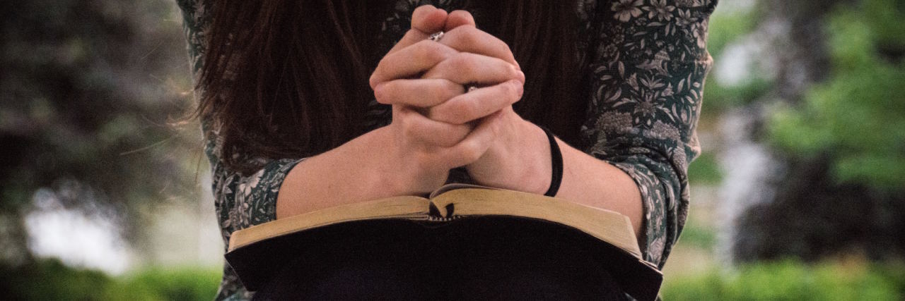 7 Ways to Love a Christian Struggling With Depression praying