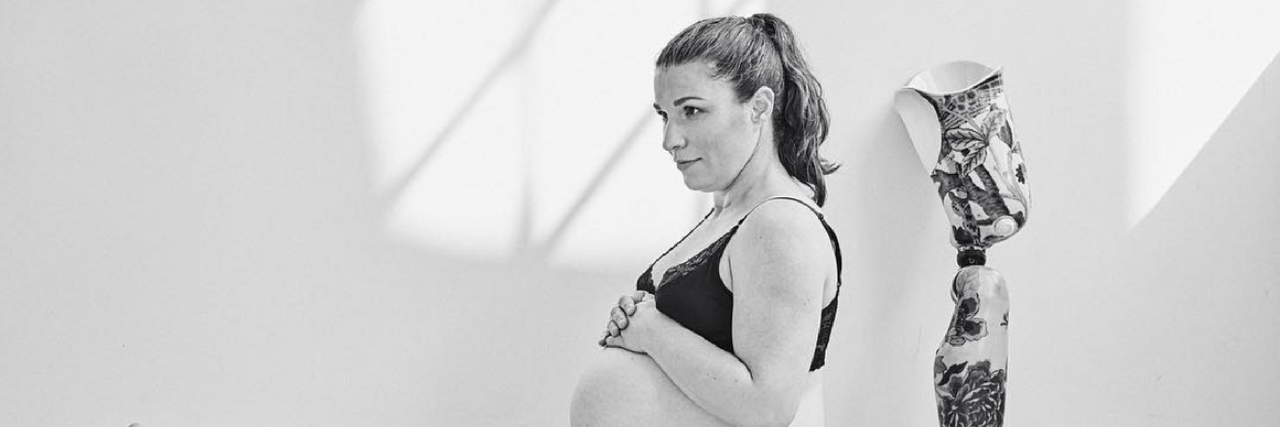 Christa Couture Takes Maternity Photos With Her Prosthetic Leg Christa Couture Maternity Photo