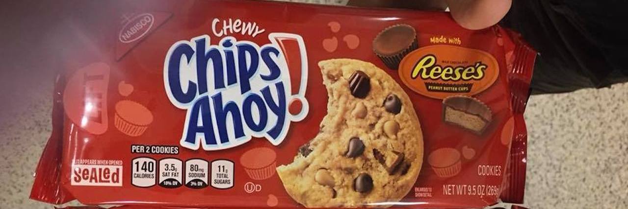 15-Year-Old Girl Dies After Mistaking Peanut Chips Ahoy! for Nut-Free Comparison of almost identical red packaging of Chips Ahoy! original and peanut butter