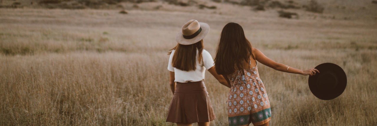 14 Things to Say to Someone With Anxiety (Instead of ‘Don’t Worry’) women walking together in mountains