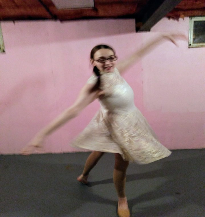 girl dancing