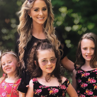 Leah Messer with her daughters