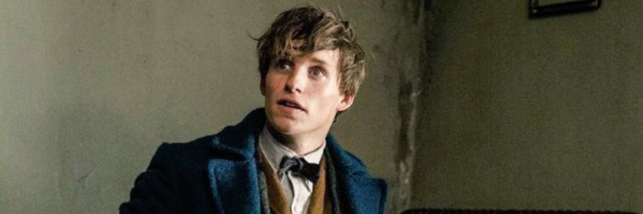 Eddie Redmayne Says Newt Scamander in 'Fantastic Beasts' Is Autistic Newt Scamander with his briefcase
