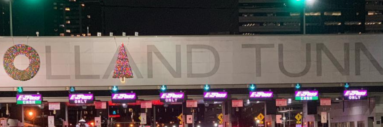 NYC Port Authority Removes 'OCD Nightmare' Holland Tunnel Wreath Holland Tunnel with wreaths over the "o" and "a."