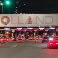 Holland Tunnel with wreaths over the "o" and "a."