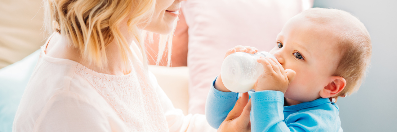 Dysphoric Milk Ejection Reflex Led Me to Formula Feed My Baby happy mom feeding baby bottle