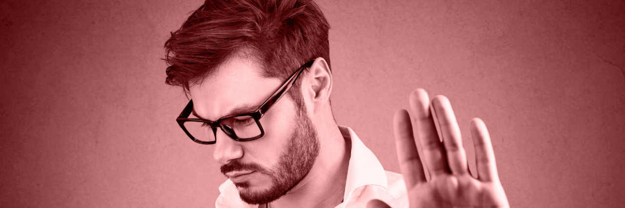 'Impolite' Things People Do Because of Borderline Personality Disorder A man with Borderline Personality Disorder has his hand raised in the "stop" gesture while looking away. 18 'Impolite' Things People Do Because of Borderline Personality Disorder