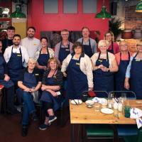 the cast of the restaurant that makes mistakes