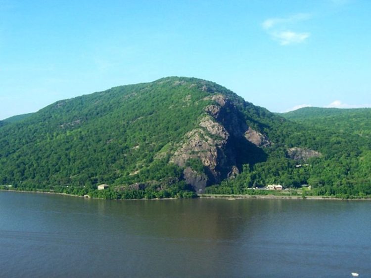 hudson valley breakneck ridge