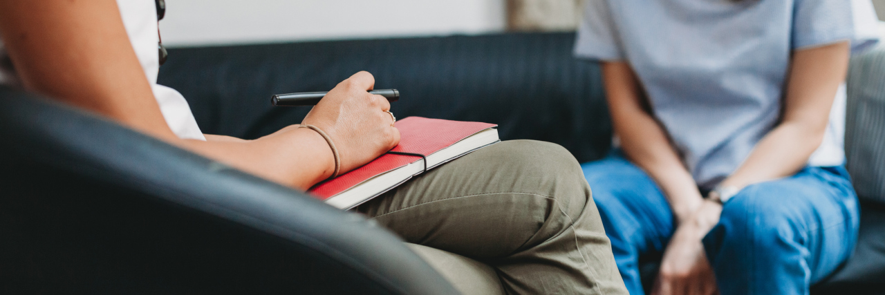Consider the Types of Counseling Before You Choose One to Work On Your Psychotherapy session, woman talking to his psychologist in the studio
