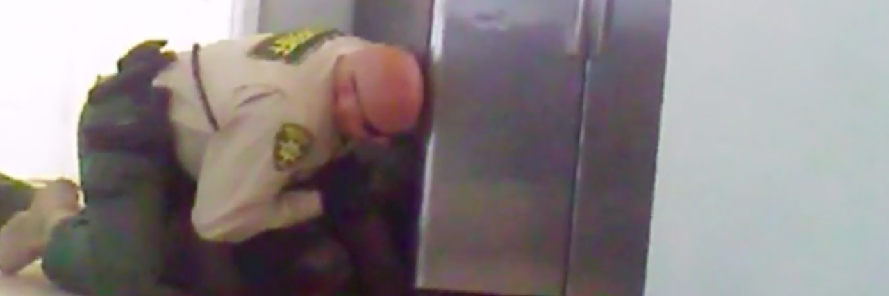 Quadruple Amputee Teen Forcibly Restrained by Arizona Police Officer Arizona cop forcibly holds down quadruple amputee teenager