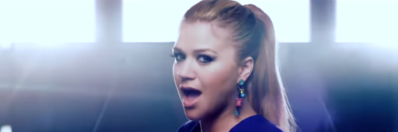 Kelly Clarkson screenshot from "People Like Us" music video.