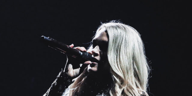 7 Things to Keep in Mind as Carrie Underwood Steps Out After Her Facial Injury Carrie Underwood performs onstage in a black sparkly dress