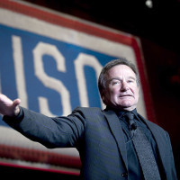 Robin Williams performs for the U.S. troops