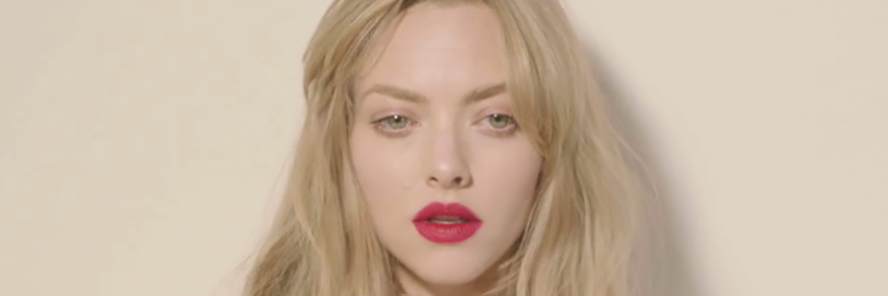 Amanda Seyfried Shares How Husband Helped Her Through Panic Attacks Amanda Seyfried in a floral dresss