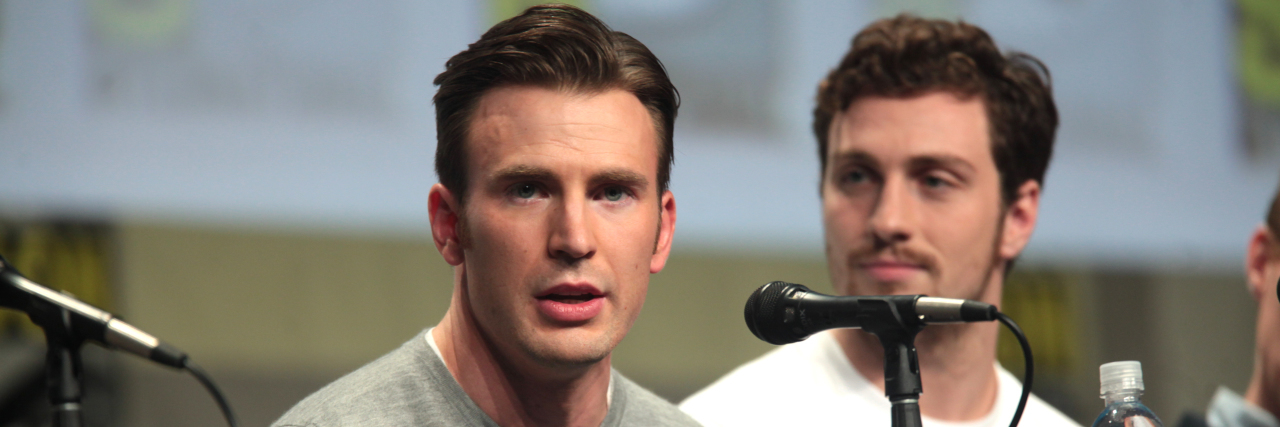 Chris Evans Shares Simple Way to Deal With Anxiety, Negative Thoughts Chris Evans speaking at a panek