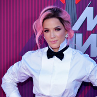 Halsey posing on the red carpet