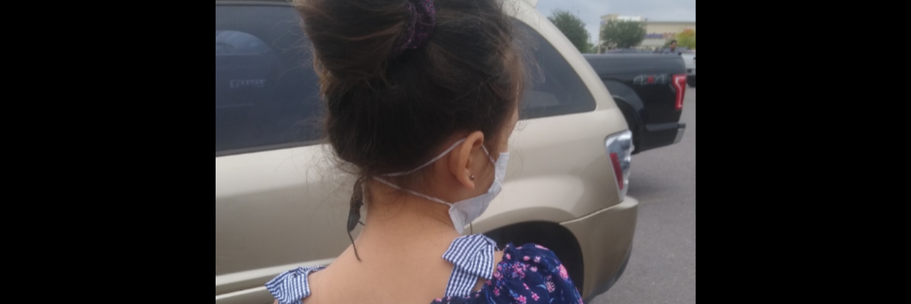 The Sign I Made My 5-Year-Old to Ward Off COVID-19 Mommy Shamers During that process I wrote out a signed that read, "I am only 5: I can't stay home alone so I have to buy groceries with Mommy… Before you start judging STAY BACK 6 FEET!"