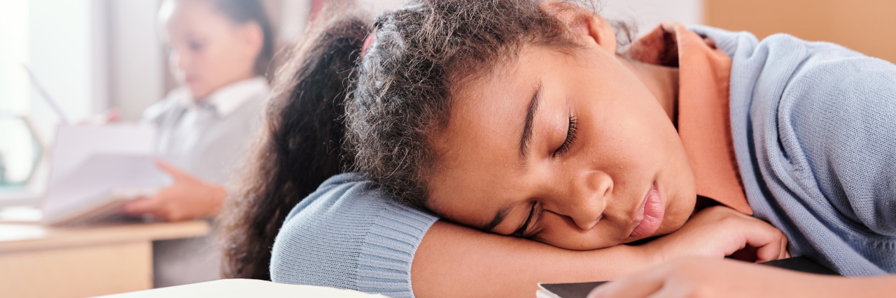 I Am Not 'Lazy,' I Have a Sleep Disorder, Idiopathic Hypersomnia Teen girl falling asleep at school.