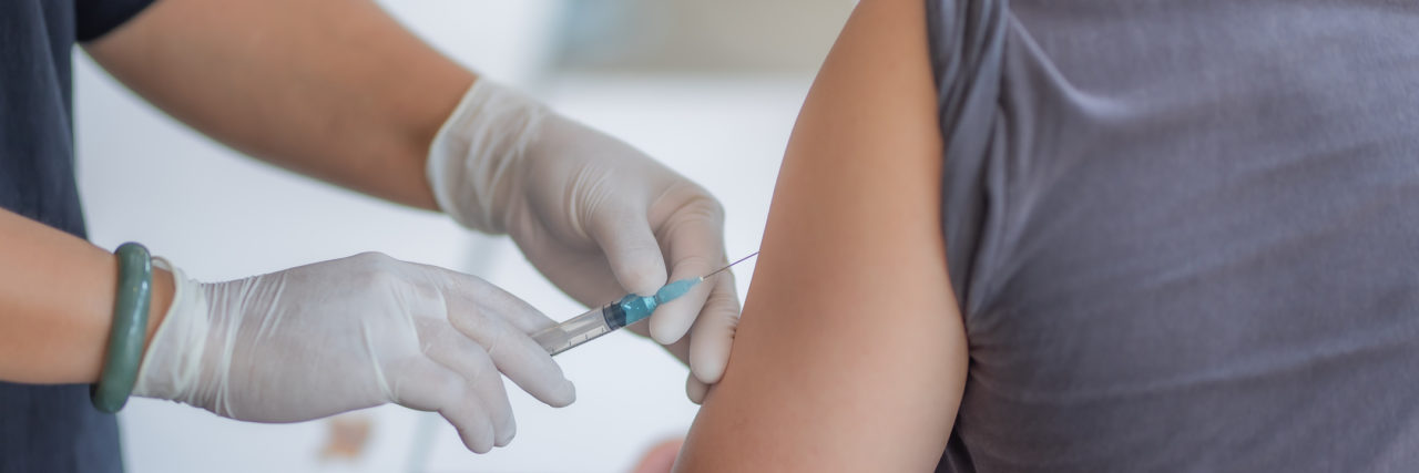 Eye Doctors, Dentists Lobby for Authorization to Give COVID Vaccines