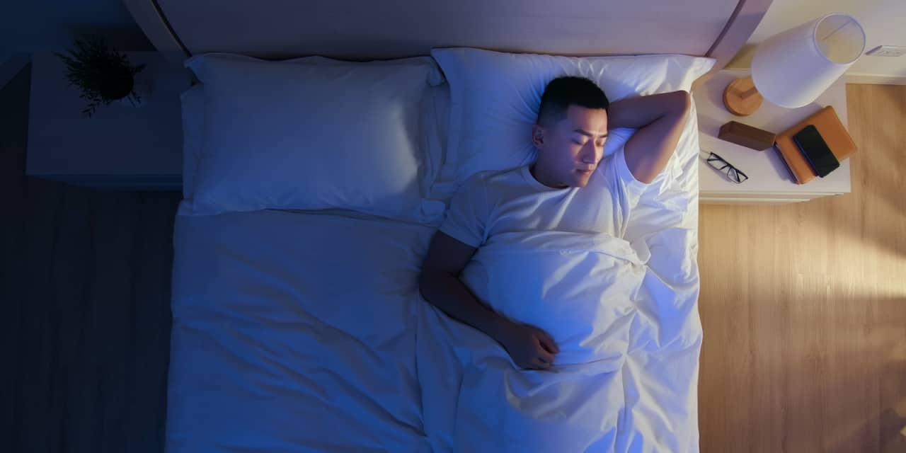 Cant Sleep Try These 15 Tips And Tricks People With Insomnia Use To Fall Asleep 