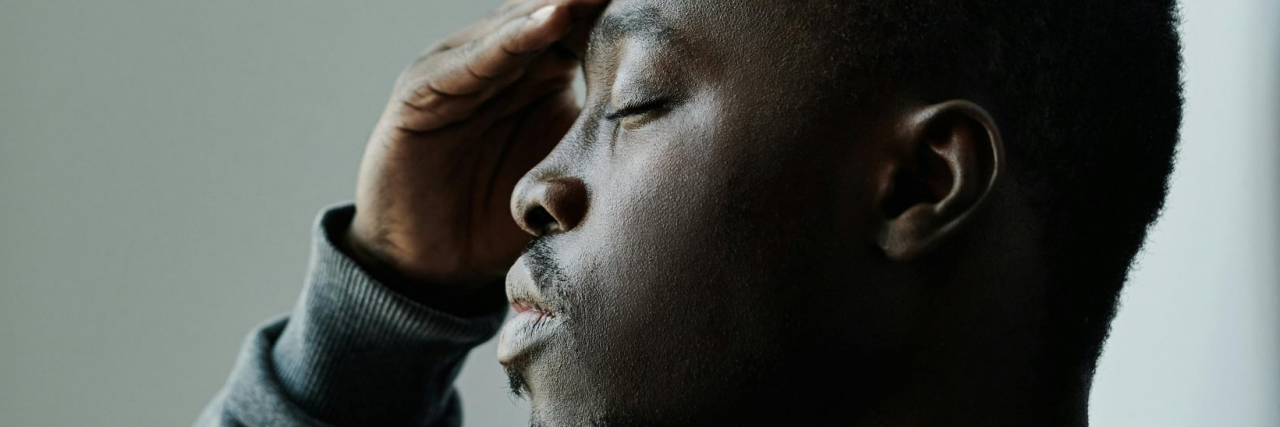 What Is Raeder Syndrome? The Rare Condition Behind One-Sided Head Pain man with headache