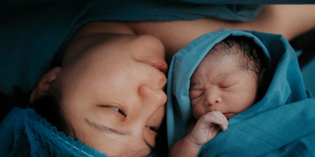 mom and newborn